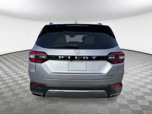 New 2026 Honda Pilot Touring image 5