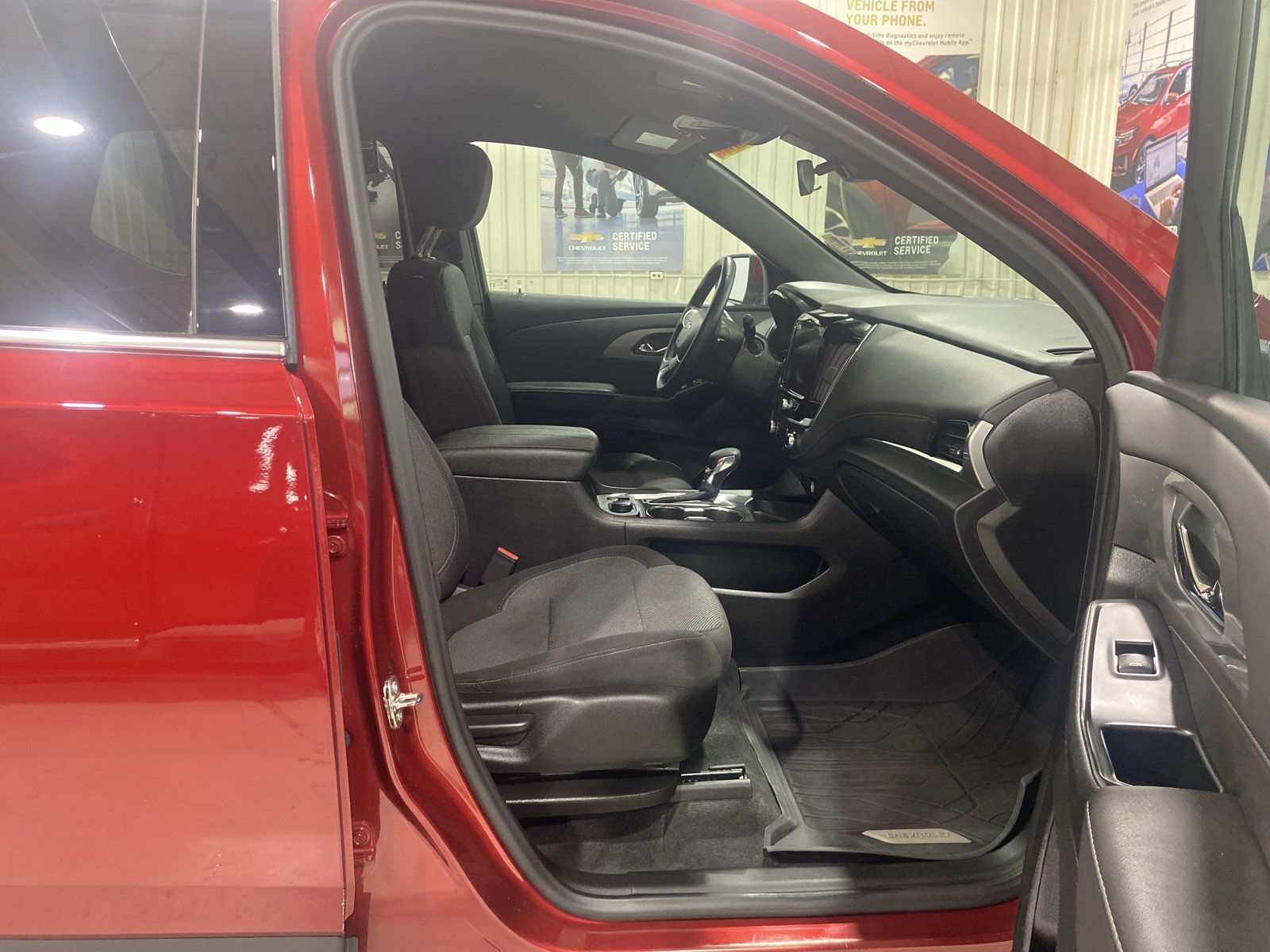 Used 2023 Chevrolet Traverse LT w/ LPO, Floor Liner Package AWD/4WD image 17