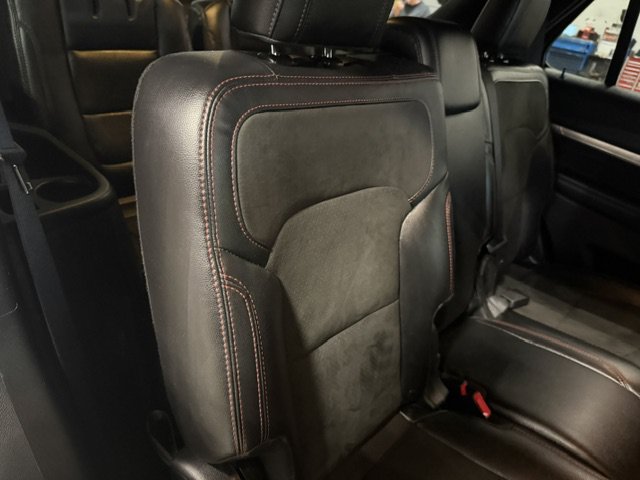 Used 2018 Ford Explorer XLT w/ XLT Appearance Package AWD/4WD image 17