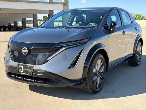 Used 2024 Nissan Ariya AWD image 3