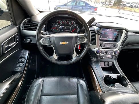 Used 2015 Chevrolet Suburban LT image 8