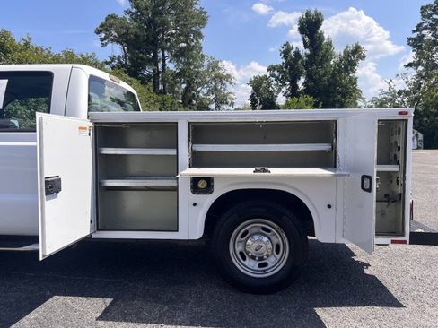 Used 2016 Ford F250 XL w/ Power Equipment Group RWD image 11