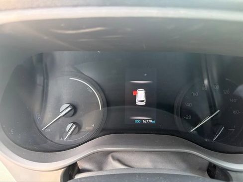 Used 2024 Toyota Sienna XLE FWD image 15