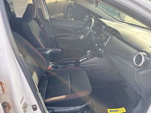 Used 2022 Nissan Versa SR image 12