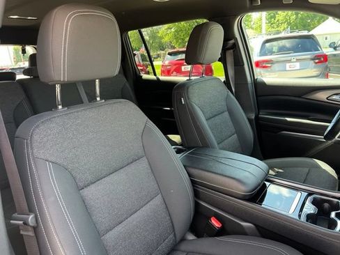 Used 2024 Chevrolet Traverse LS AWD/4WD image 27