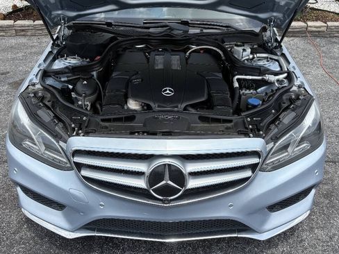 Used 2015 Mercedes-Benz E 400 Sedan w/ Driver Assistance Package image 9