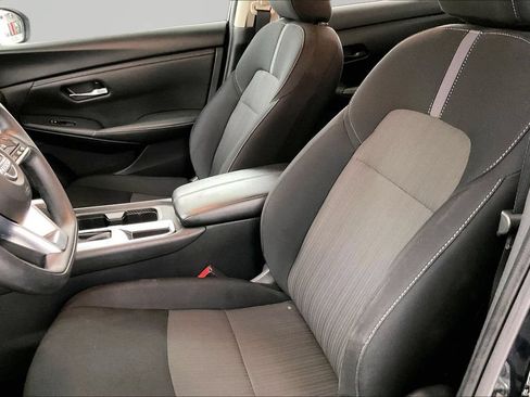 Used 2024 Nissan Sentra SV FWD image 17