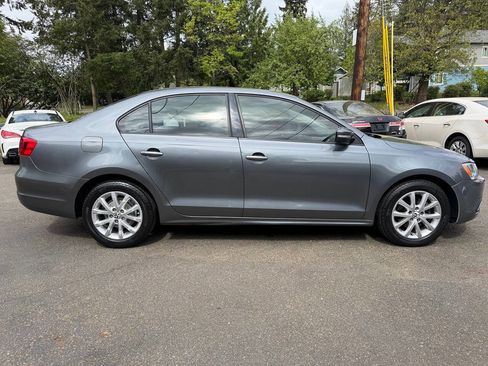 Used 2012 Volkswagen Jetta SE FWD image 7