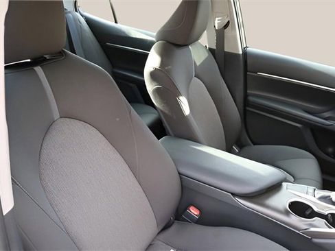 Used 2024 Toyota Camry LE image 17