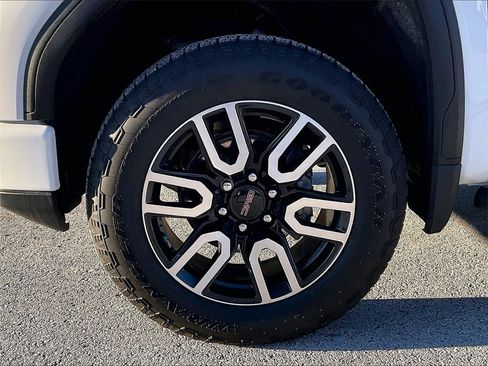 Used 2023 GMC Sierra 1500 AT4 w/ AT4 Premium Package image 7