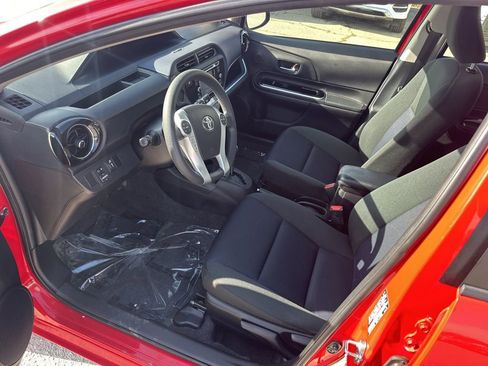 Used 2015 Toyota Prius C Two image 10