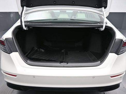 Certified 2023 Honda Accord Touring image 37