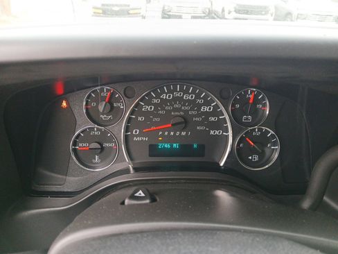 Used 2025 Chevrolet Express 2500 Extended w/ Communications Package image 7
