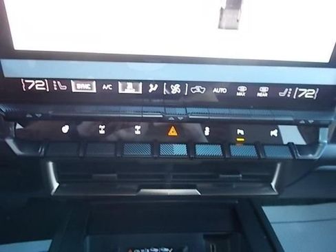 New 2025 GMC Hummer EV 2X w/ Extreme Off-Road Package image 24