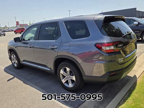 Used 2025 Honda Pilot EX-L image 3