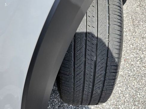 Used 2024 Chevrolet Trax LT w/ Driver Confidence Package image 23