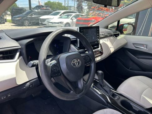 Used 2021 Toyota Corolla LE FWD image 9