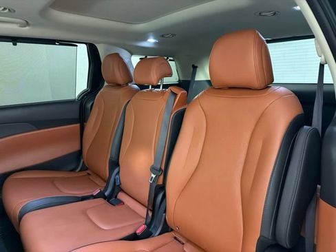 Used 2026 Kia Carnival SX FWD image 13