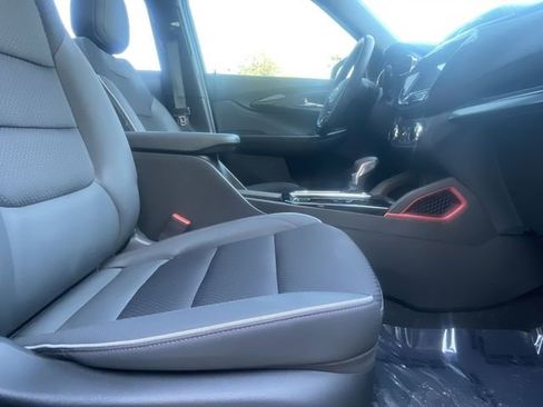 Used 2023 Chevrolet TrailBlazer RS w/ Sun and Liftgate Package image 26