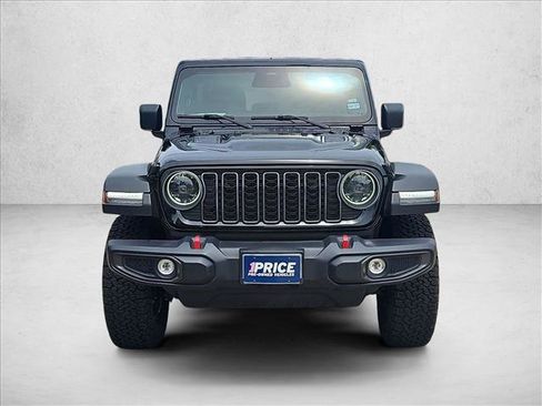 Used 2026 Jeep Wrangler Unlimited Rubicon AWD/4WD image 2