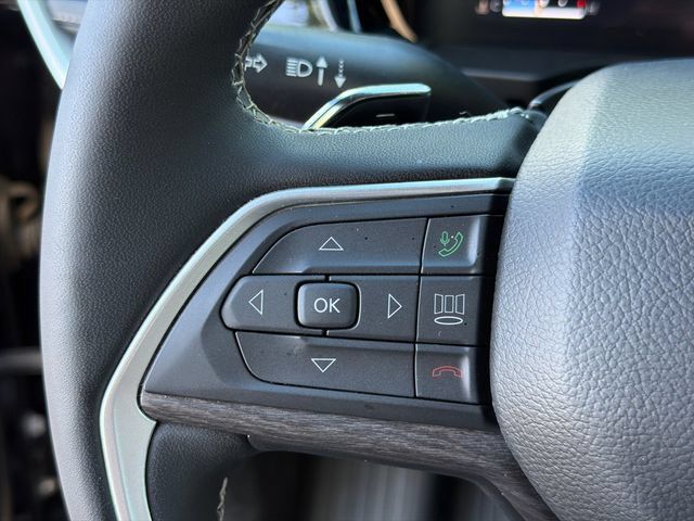 Used 2023 Jeep Grand Cherokee Limited AWD/4WD image 25
