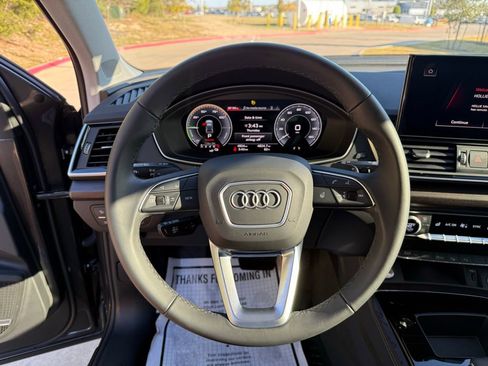 Used 2025 Audi Q5 e Prestige w/ Prestige Package image 15