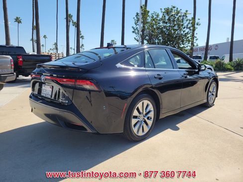 Certified 2022 Toyota Mirai XLE w/ Advanced Technology Package image 4