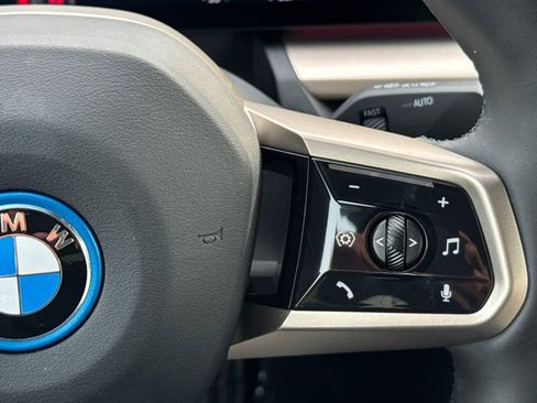 Used 2024 BMW i5 eDrive40i w/ M Sport Package image 28