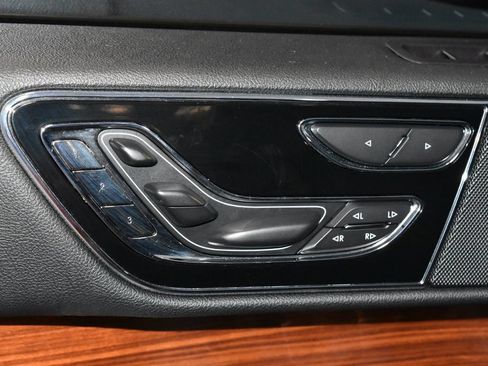 Used 2019 Lincoln Navigator Reserve AWD/4WD image 5