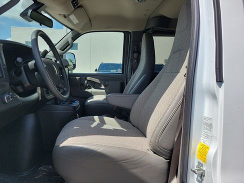 Used 2025 Chevrolet Express 3500 LT w/ LT Preferred Equipment Group RWD image 14