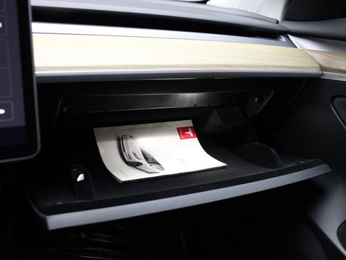 Used 2023 Tesla Model 3 Standard Range image 19