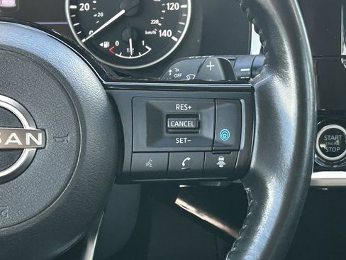 Used 2022 Nissan Pathfinder SV image 22