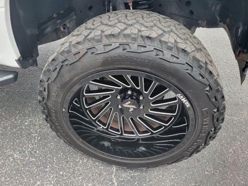 Used 2019 Ford F150 XLT w/ Equipment Group 302A Luxury AWD/4WD image 38