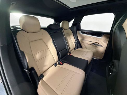 Certified 2026 Porsche Cayenne AWD/4WD image 26