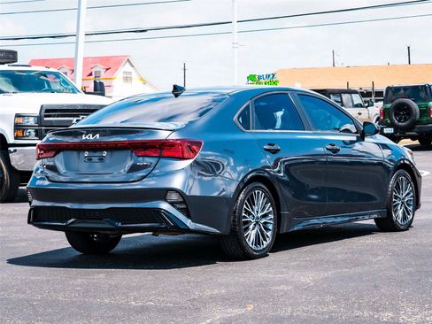 Used 2022 Kia Forte GT-Line w/ GT-Line Premium Package FWD image 6