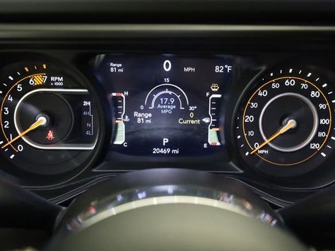 Used 2024 Jeep Wrangler Unlimited Sahara w/ Technology Group AWD/4WD image 15