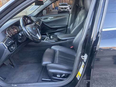 Used 2019 BMW 530e w/ Convenience Package image 11