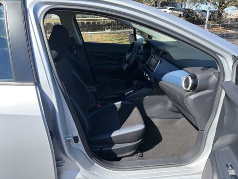 Used 2025 Nissan Versa SV image 30