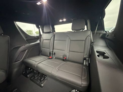 New 2026 GMC Yukon Denali w/ Sun & Power Step Package AWD/4WD image 36