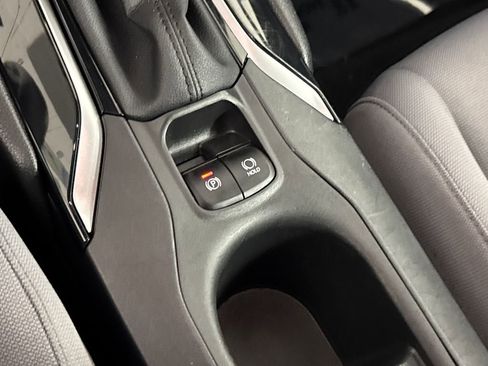 Used 2023 Toyota Corolla Cross image 21