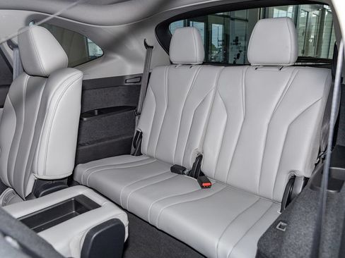 Used 2022 Acura MDX FWD w/ Technology Package image 14
