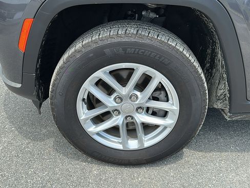 Used 2024 Jeep Grand Cherokee L Laredo w/ Trailer Tow Package image 11