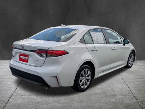 Used 2024 Toyota Corolla LE image 4