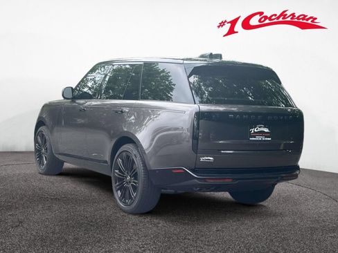 Used 2025 Land Rover Range Rover SE AWD/4WD image 9