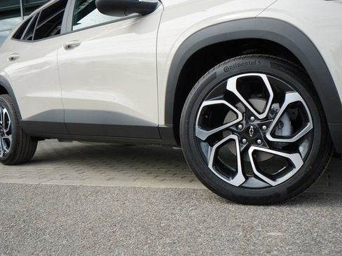 New 2026 Chevrolet Trax RS w/ Sunroof Package FWD image 10