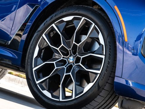 Certified 2024 BMW X7 M60i w/ Executive Package image 9