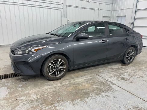 Used 2024 Kia Forte LXS w/ LXS Technology Package FWD image 1