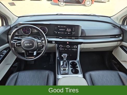 Used 2024 Kia Carnival LX image 9