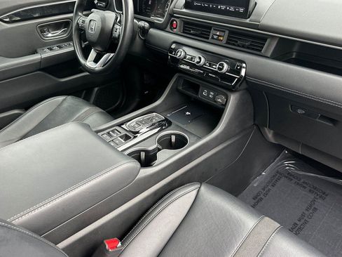 Certified 2024 Honda Pilot Touring image 17