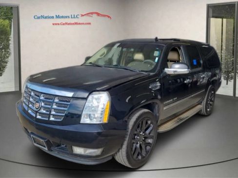 Used 2014 Cadillac Escalade ESV Luxury image 1
